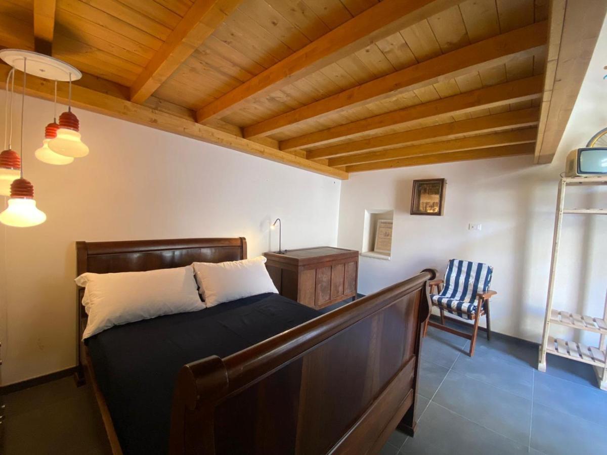 Bric A Brac Eclectic Rooms Uggiano La Chiesa Luaran gambar